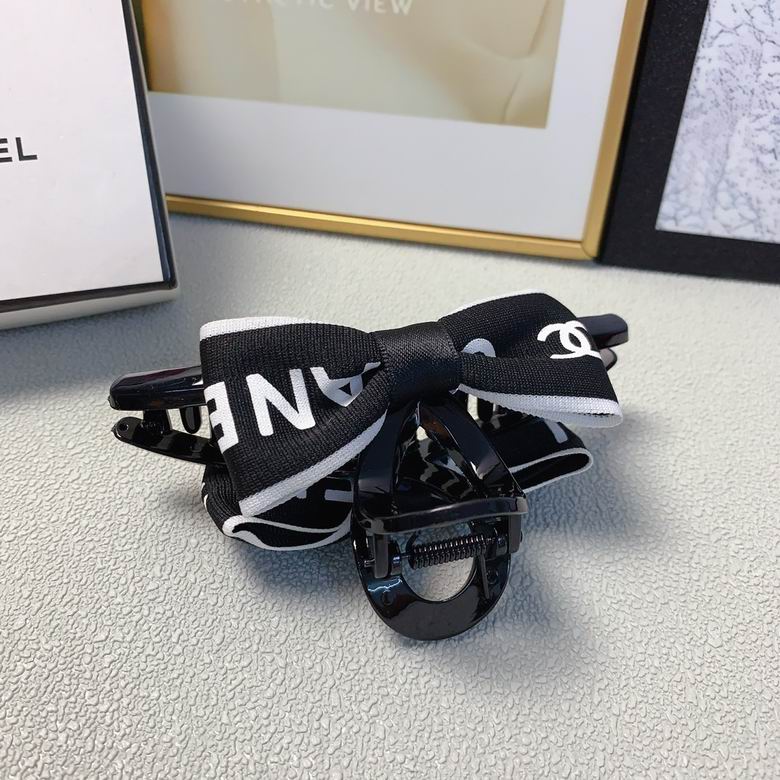 Chanel Hair Grab Clip  (8)